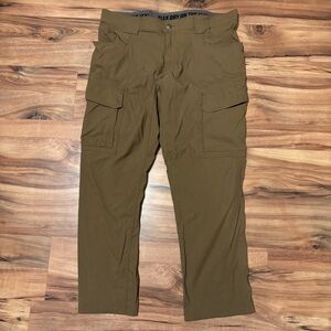 Duluth Trading Co Mens Dry On The Fly Flex 38x30 Standard Fit Nylon Cargo